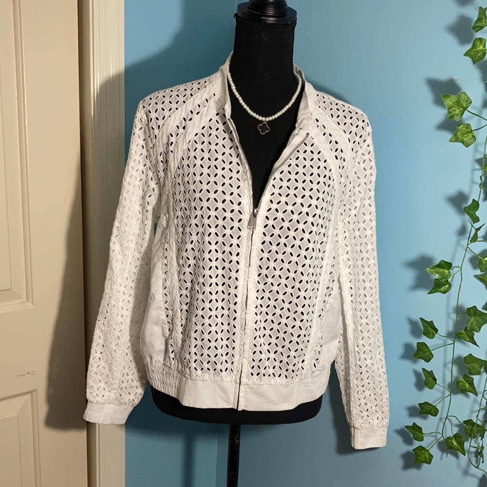 Giuliana rancid eyelet size lg, adorable worn once